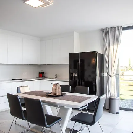 Vila Contemporary Pool And Sea View *