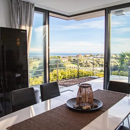 Contemporary Pool And Sea View Villa Cagnes-sur-Mer