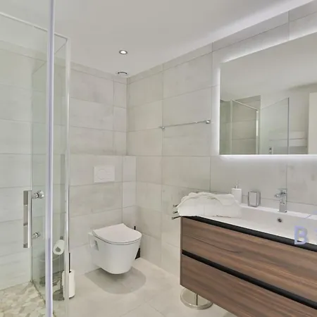 Contemporary Pool And Sea View * Cagnes-sur-Mer