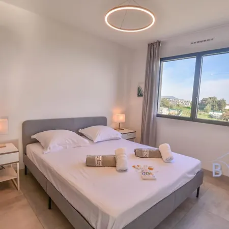 Contemporary Pool And Sea View Villa *